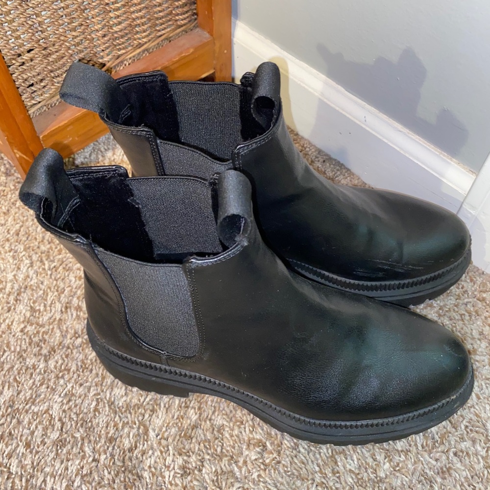 Black heeled booties